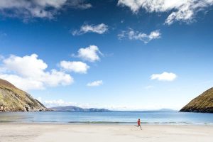 Read more about the article 10 of the best beaches in Ireland: secluded coves, scenic strands, and wild Atlantic surf