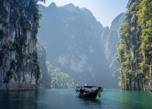 Read more about the article Vietnam vs Thailand: Which is Better to Travel To?