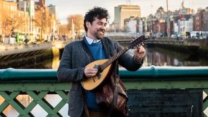 Read more about the article Take a stroll with Dublin’s ballad singing tour guide