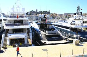 Read more about the article How to yacht like a celebrity in the south of France