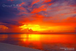 Read more about the article Behind the Magic : Explaining Maldives Sunsets