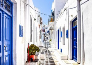 Read more about the article Is Mykonos Worth Visiting? Pros and Cons of Mykonos