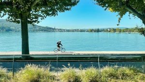 Read more about the article Lonely Plan-it: How to cycle around France’s Lake Annecy