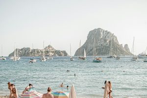 Read more about the article Leisure and Free Time: The Joy of Boat Rental in Ibiza