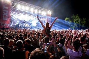 Read more about the article First-timer’s guide to packing for a summer music festival