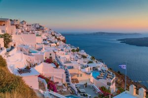 Read more about the article First time Santorini: top tips to have the best time on this famed Greek isle