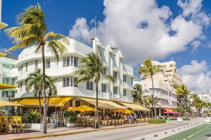 Read more about the article Local Strolls: Art Deco in Miami