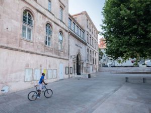 Read more about the article How to navigate the hectic port city of Marseille