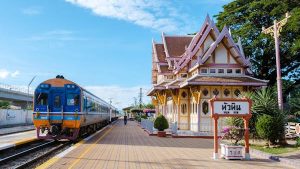 Read more about the article 7 train trips from Bangkok that will get you to beaches