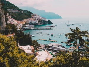 Read more about the article Escaping to the Amalfi Coast: My Favourite Elegant Essentials for Summer Travel