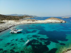 Read more about the article A Week on a Yacht from Athens: The Dream Route for Beginners and Beyond