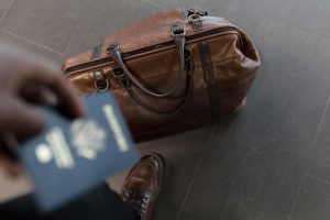 Read more about the article Managing Personal Belongings During Extended Travel
