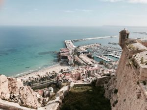 Read more about the article Moovers: The Alicante Company Revolutionising Car Hire Among British Tourists